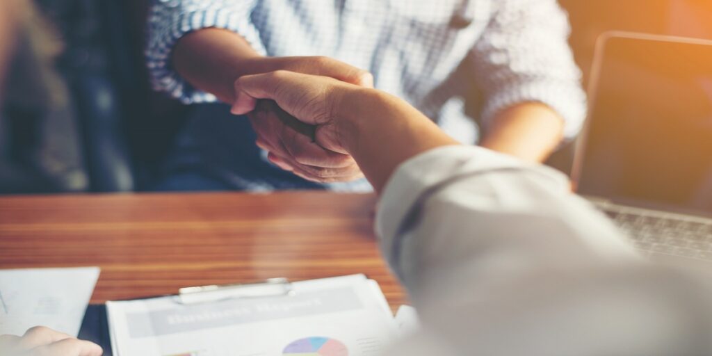 Vínculo empregatício em tipos de contratos de trabalho